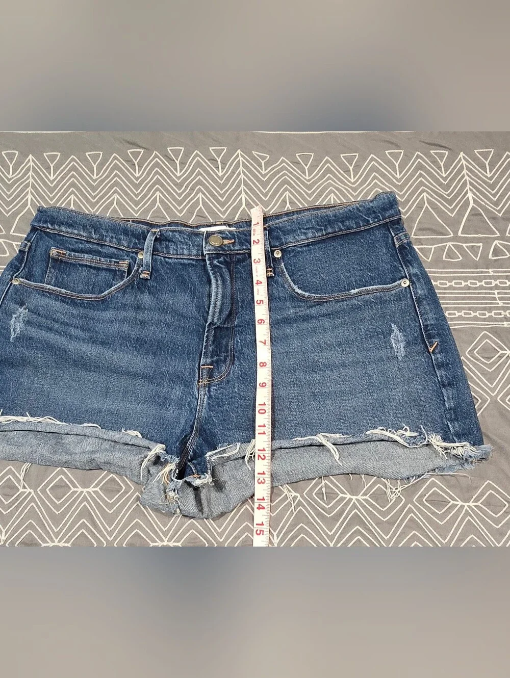 Good American Cutoff Distressed Denim Shorts Size 14/32